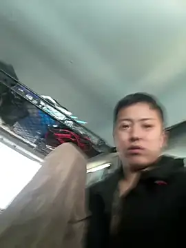 emon2122 online show from 17, 4, 2026