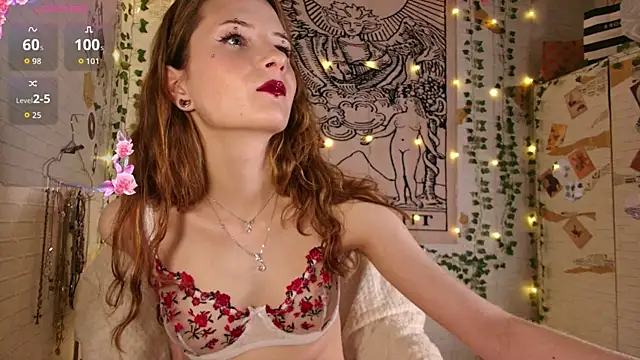 Snapshot of summerhazeee chatting on 8, 11, 2025 summerhazeee online show from 8, 11, 2025