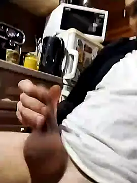 tomee83 online show from 4, 12, 2025