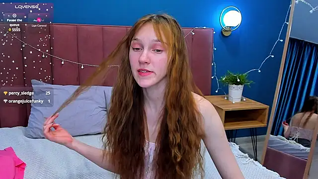 Snapshot of VanillaKelly chatting on 2, 12, 2024 VanillaKelly online show from 2, 12, 2024