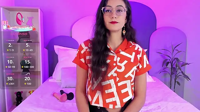 SophieGomez22 online show from 7, 11, 2025