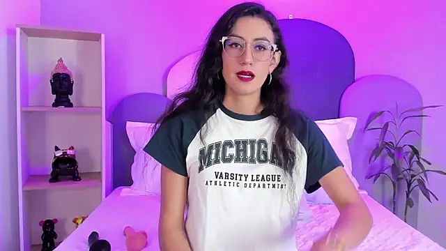 SophieGomez22 online show from 3, 2, 2026