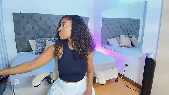 rebeca cortez  online show from 16, 1, 2025