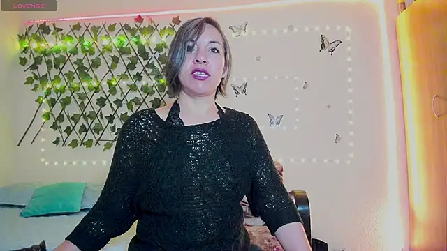 Lady breaks hearts online show from 22, 9, 2025