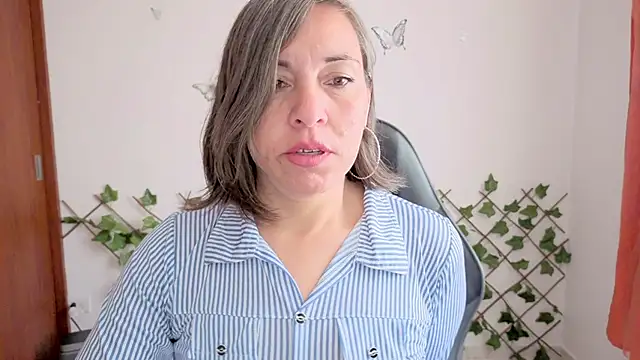 Lady breaks hearts online show from 9, 2, 2026