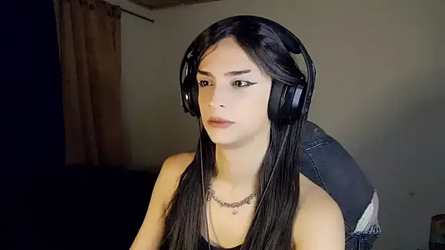 Snapshot of Dollbehavior_ chatting on 8, 4, 2026 Dollbehavior online show from 8, 4, 2026