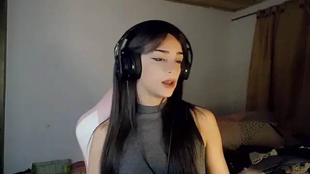 Snapshot of Dollbehavior_ chatting on 17, 4, 2026 Dollbehavior online show from 17, 4, 2026