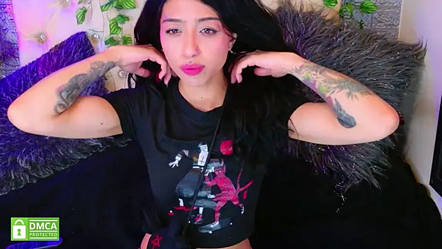 Snapshot of REDHOTTER_ chatting on 22, 11, 2025 REDHOTTER online show from 22, 11, 2025