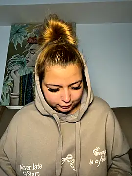 AllysonK online show from 22, 10, 2025