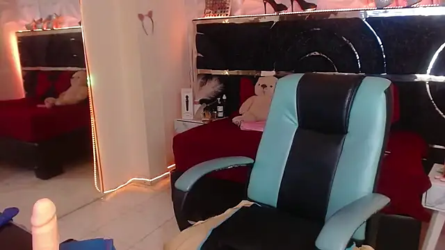 red moon 2 online show from 4, 2, 2026