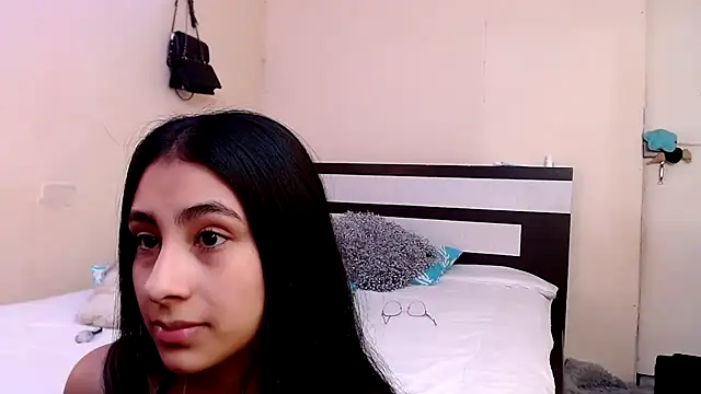 Snapshot of chika_hellar chatting on 19, 9, 2025 chika hellar online show from 19, 9, 2025