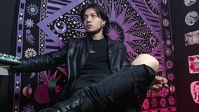 Dicaprioo  online show from 12, 2, 2025