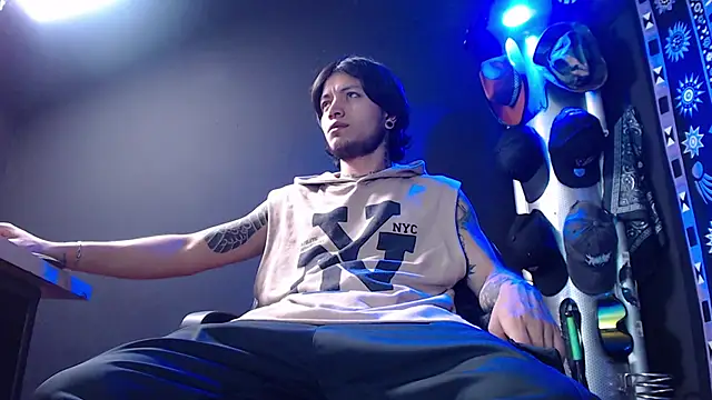 Dicaprioo  online show from 19, 2, 2025