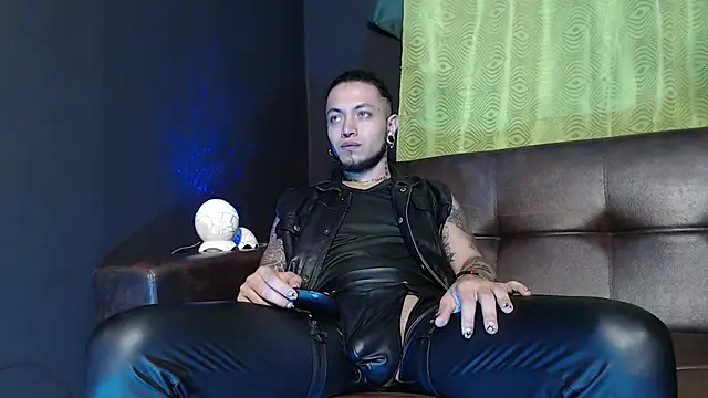Snapshot of Dicaprioo_ chatting on 4, 5, 2026 Dicaprioo online show from 4, 5, 2026