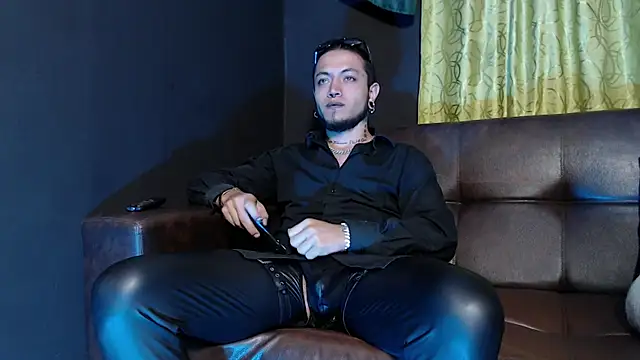 Snapshot of Dicaprioo_ chatting on 31, 5, 2026 Dicaprioo online show from 31, 5, 2026