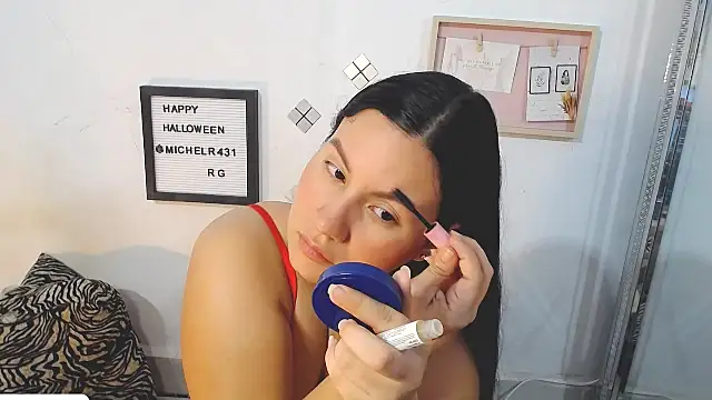 Mia  reys online show from 14, 11, 2025