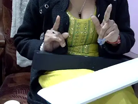 momo lov online show from 24, 12, 2024