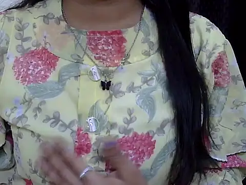 momo lov online show from 8, 3, 2025