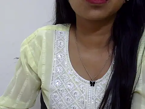 momo lov online show from 12, 3, 2025