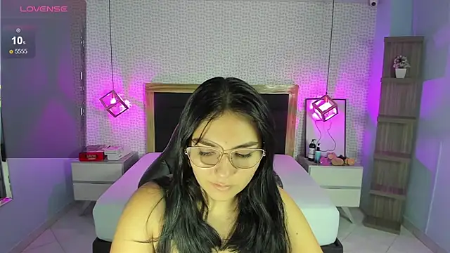 Snapshot of delilaquinn chatting on 22, 3, 2025 delilaquinn online show from 22, 3, 2025