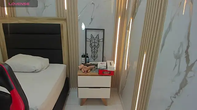 Snapshot of delilaquinn chatting on 19, 9, 2025 delilaquinn online show from 19, 9, 2025