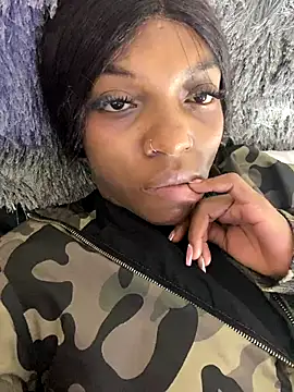 CahitlinBell online show from 5, 12, 2025