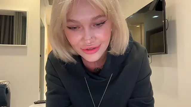 Golden Aline online show from 5, 4, 2026