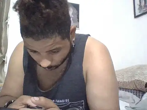 Snapshot of Dj-yefri-pauta chatting on 6, 5, 2026 Dj-yefri-pauta online show from 6, 5, 2026