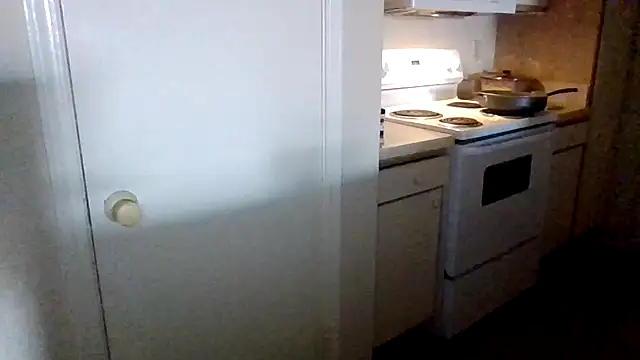 Snapshot of CaylenGee chatting on 28, 5, 2026 CaylenGee online show from 28, 5, 2026