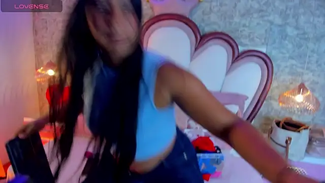 Snapshot of EmmaCrush chatting on 28, 2, 2026 EmmaCrush online show from 28, 2, 2026