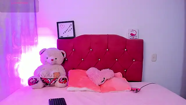 LucianaTomson online show from 8, 10, 2025