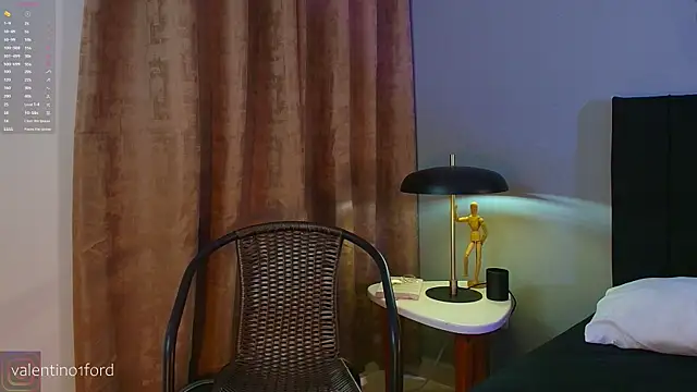 Snapshot of Valentinoford chatting on 6, 10, 2025 Valentinoford online show from 6, 10, 2025