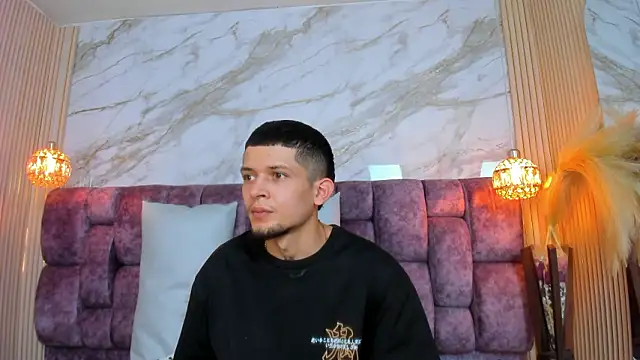 kendalltaylorr online show from 28, 3, 2026