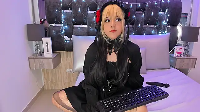 Charlotte Myers online show from 1, 3, 2025