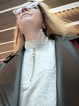 Snapshot of Teya_moon_ chatting on 27, 12, 2024 Teya moon  online show from 27, 12, 2024