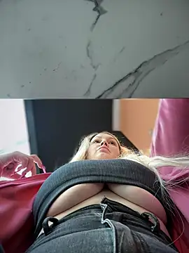 Snapshot of Teya_moon_ chatting on 27, 1, 2025 Teya moon  online show from 27, 1, 2025