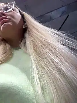 Snapshot of Teya_moon_ chatting on 13, 2, 2025 Teya moon  online show from 13, 2, 2025