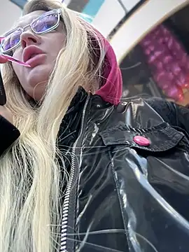 Snapshot of Teya_moon_ chatting on 14, 2, 2025 Teya moon  online show from 14, 2, 2025