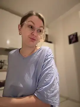 Snapshot of Teya_moon_ chatting on 21, 2, 2025 Teya moon  online show from 21, 2, 2025