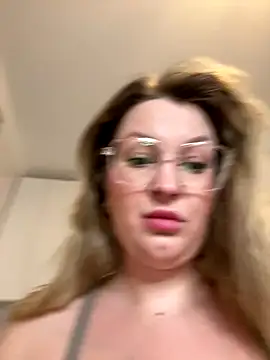 Snapshot of Teya_moon_ chatting on 19, 9, 2025 Teya moon  online show from 19, 9, 2025