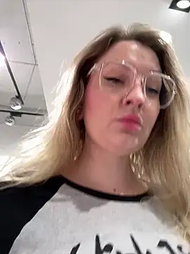 Snapshot of Teya_moon_ chatting on 27, 9, 2025 Teya moon  online show from 27, 9, 2025