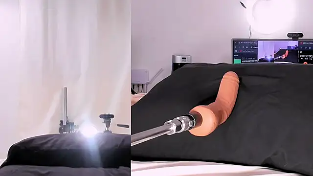 Criistal Thompson online show from 15, 1, 2025