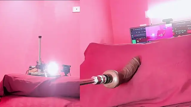 Criistal Thompson online show from 10, 2, 2025