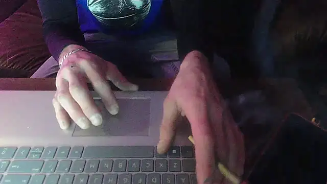 Snapshot of HungStud4You chatting on 27, 2, 2025 HungStud4You online show from 27, 2, 2025