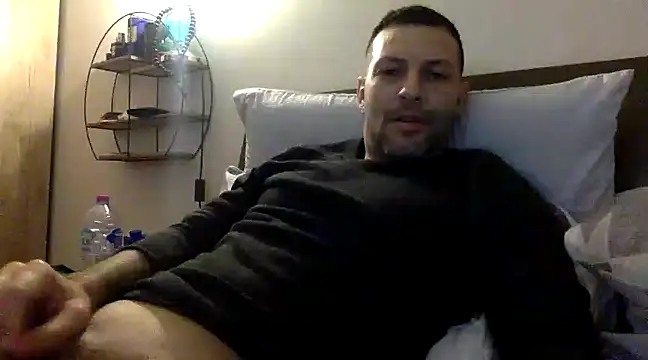 Snapshot of goroasroma90 chatting on 7, 12, 2024 goroasroma90 online show from 7, 12, 2024