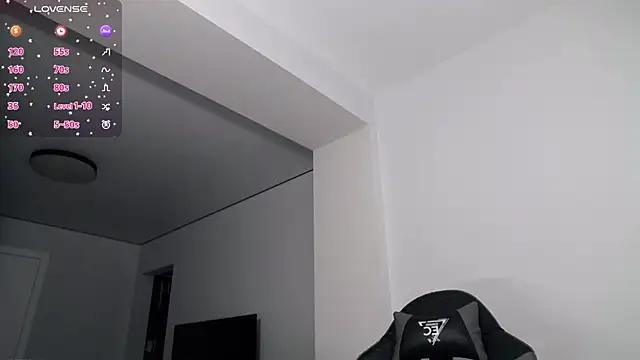 Snapshot of MakiimaStar chatting on 9, 10, 2025 MakiimaStar online show from 9, 10, 2025