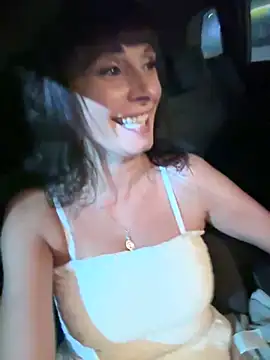 Snapshot of therealbeverlycious chatting on 23, 12, 2024 therealbeverlycious online show from 23, 12, 2024