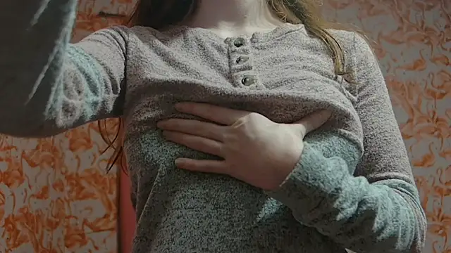 strawberrysmoothie online show from 19, 2, 2025