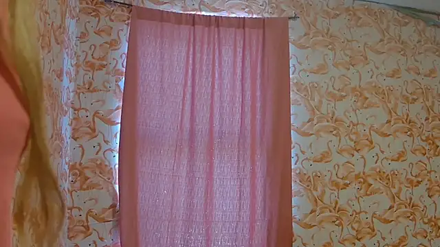 strawberrysmoothie online show from 25, 3, 2026