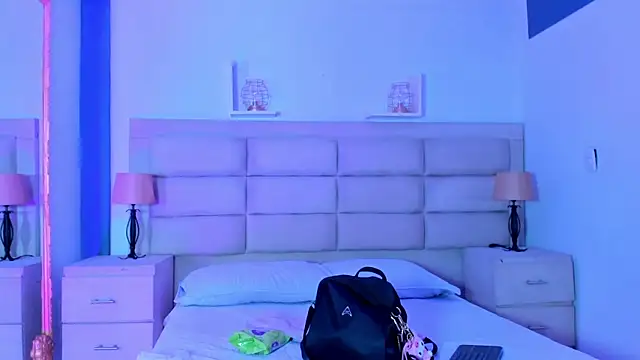 Agathaargent  online show from 29, 10, 2025